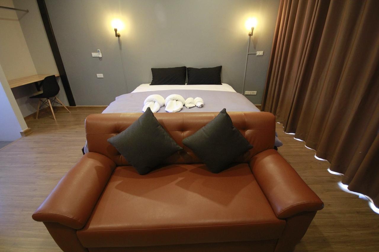 Ma Der Bua Hotel Kumphawapi Εξωτερικό φωτογραφία