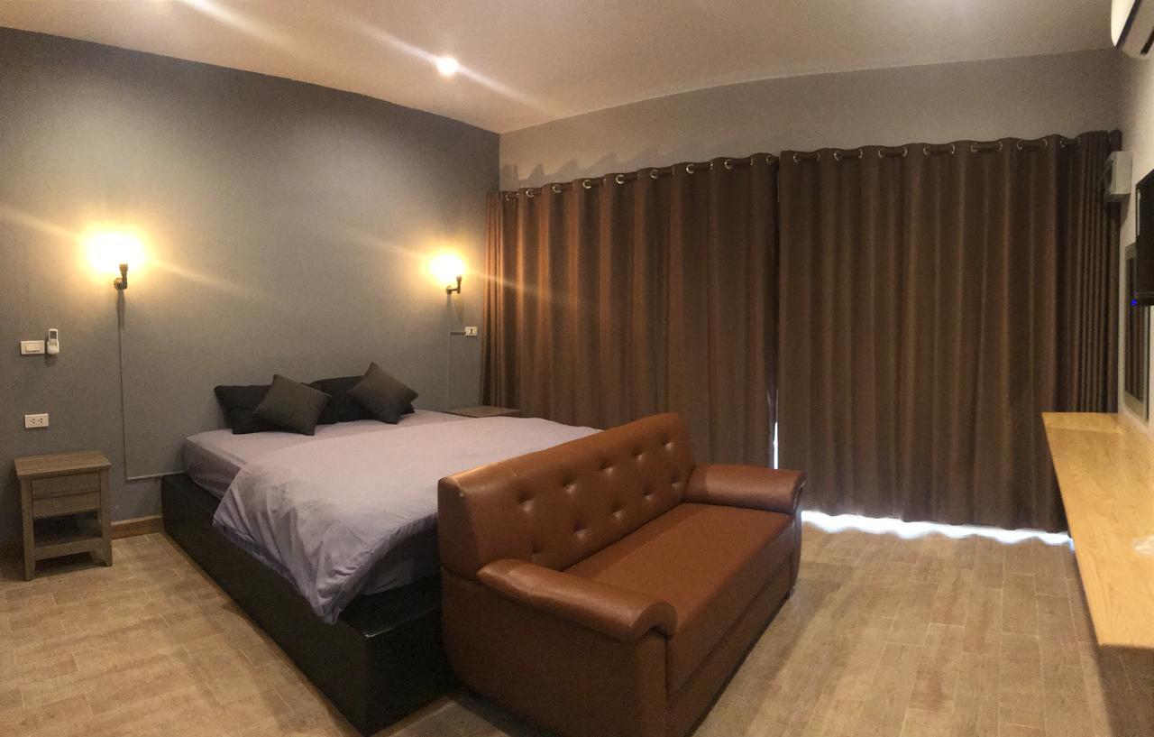 Ma Der Bua Hotel Kumphawapi Εξωτερικό φωτογραφία
